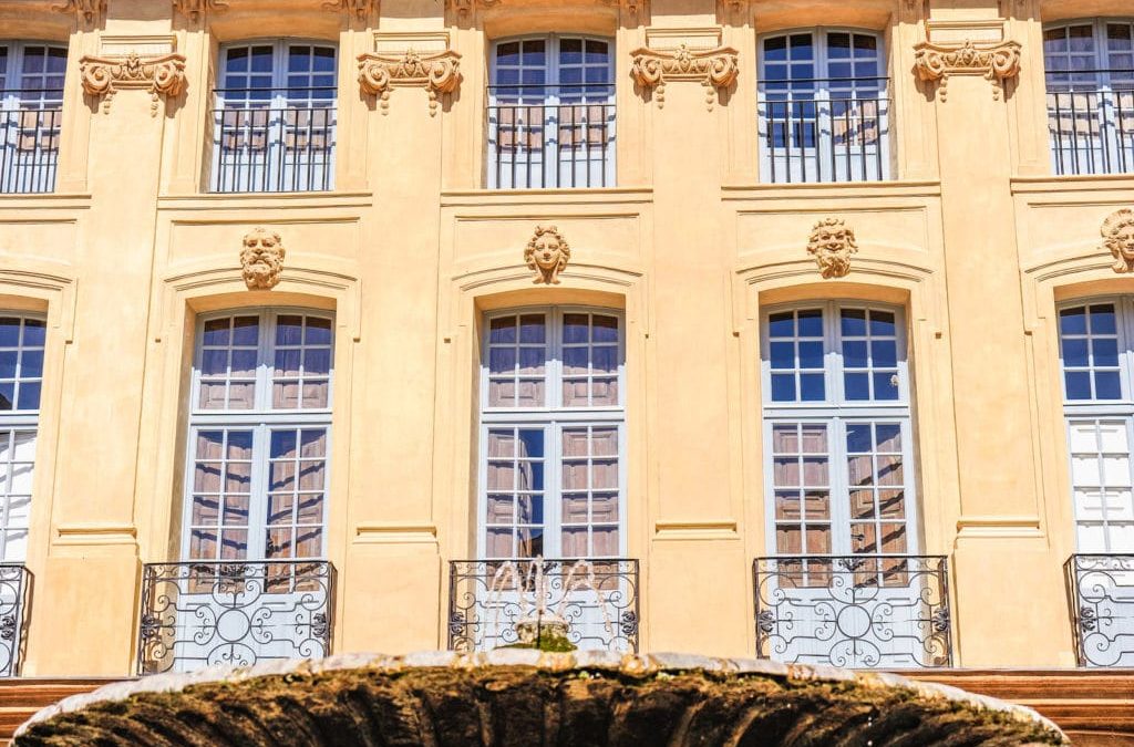 La place d’Albertas à Aix-en-Provence : un joyau baroque retrouvé